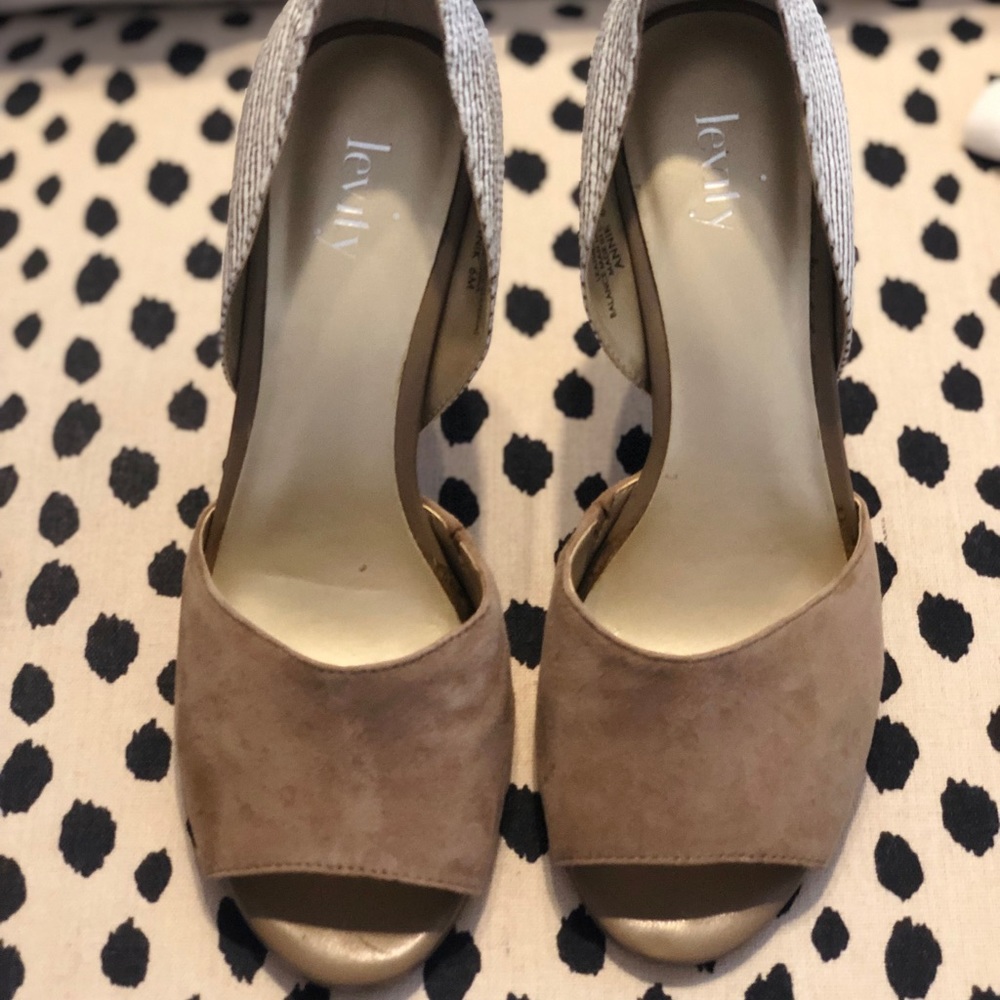 Heels/pumps - Picture 4 of 4